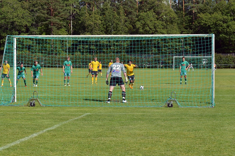 2011_0813_24.JPG - Jonas Hammarlund har börjat sin ansats . . . .