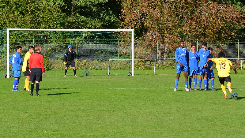 2011_0917_08.JPG - Frispark för Södra där Mack går för skott på mål