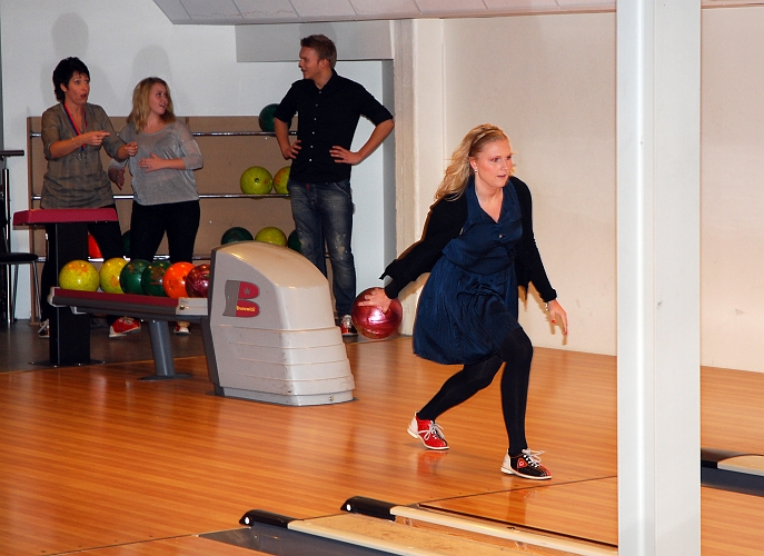 2011_1112_19.JPG - Damernas Bowling
