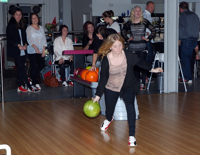 2011_1112_29.JPG - Damernas Bowling