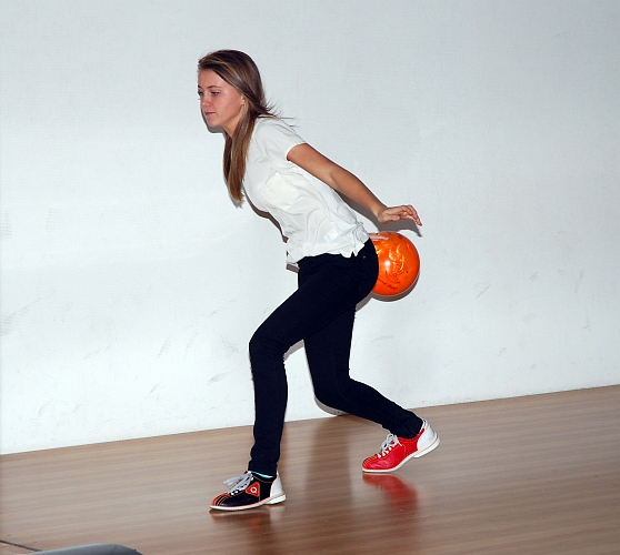 2011_1112_31.JPG - Damernas Bowling