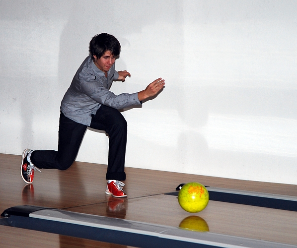 2011_1112_48.JPG - Herrarnas Bowling