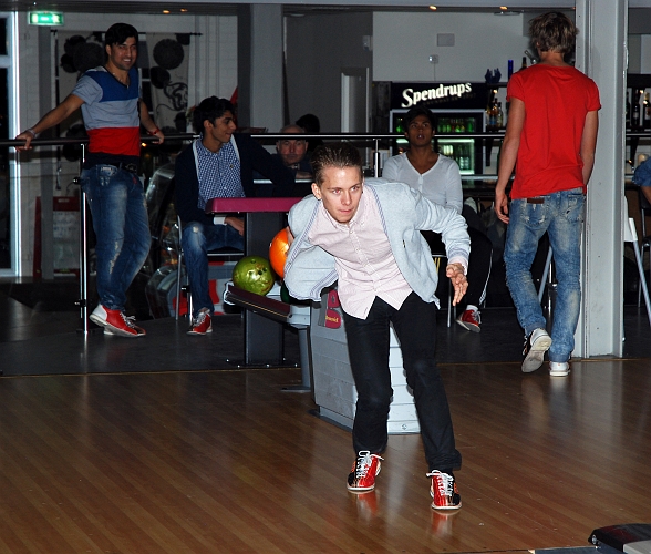 2011_1112_52.JPG - Herrarnas Bowling