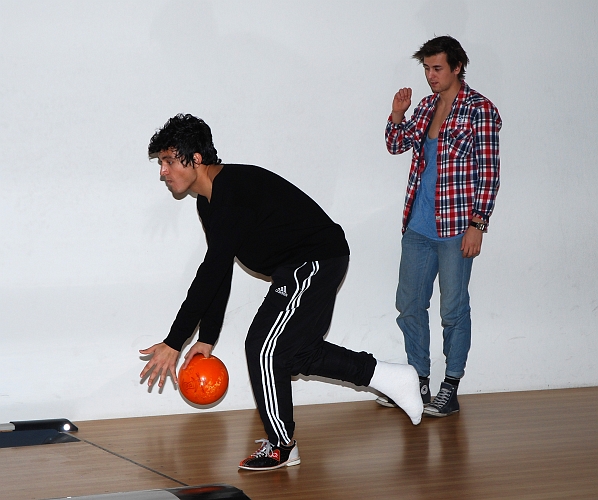 2011_1112_63.JPG - Herrarnas Bowling