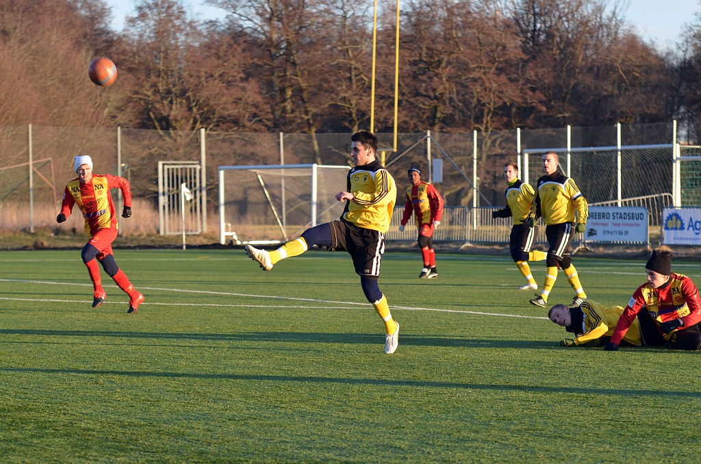 2012_0225_13.JPG - Megim Bekaj sparkar undan bollen från Södras straffområde