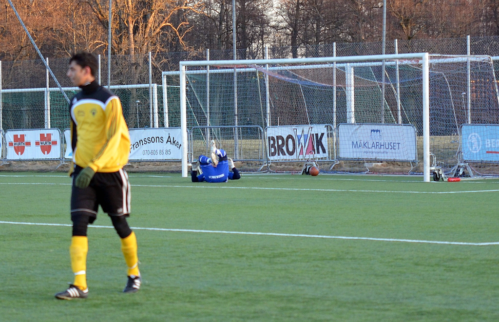 2012_0225_19.JPG - Med halvlekens sista spark från långt håll gör Syrianska 2-0, bollen går över Almir och in i mål