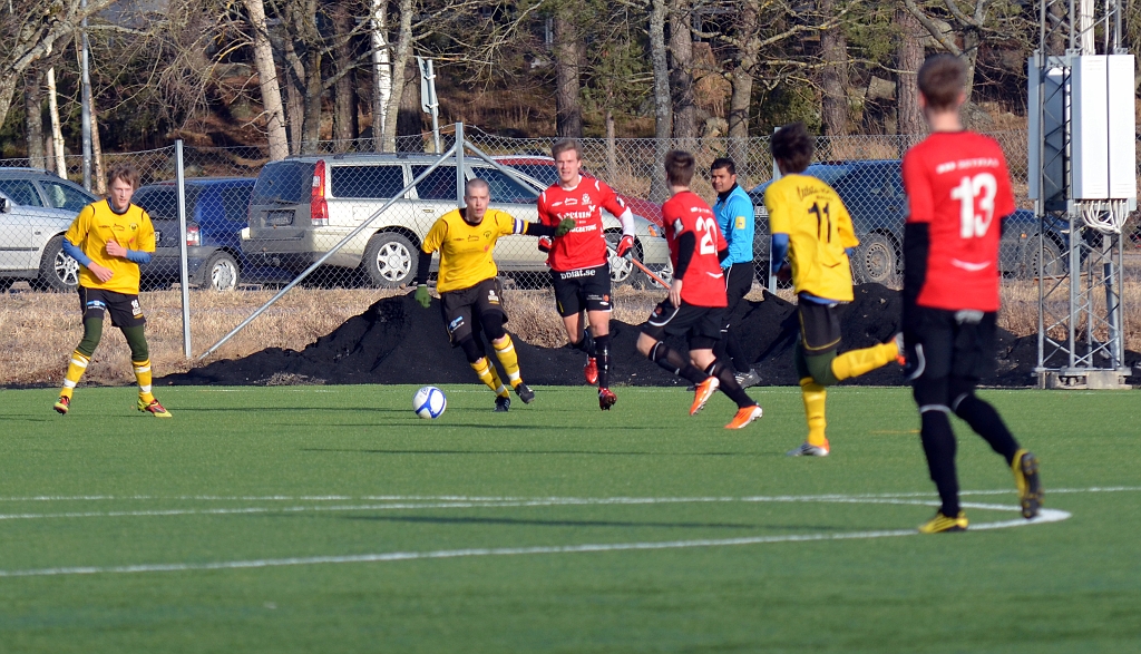 2012_0310_10.JPG - Gustav Gustavsson bryter och söker ett uppspels alternativ