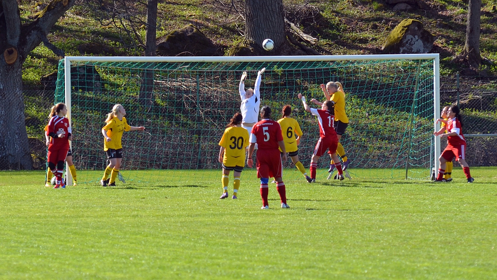 2012_0429_32.JPG - Nära en reducering av Sala men Södraförsvaret reder ut situationen