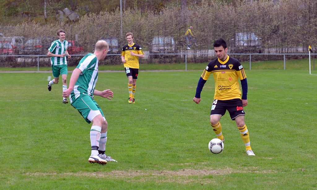 2012_0505_27.JPG - Mergim Bekaj utmanar Tillbergabacken