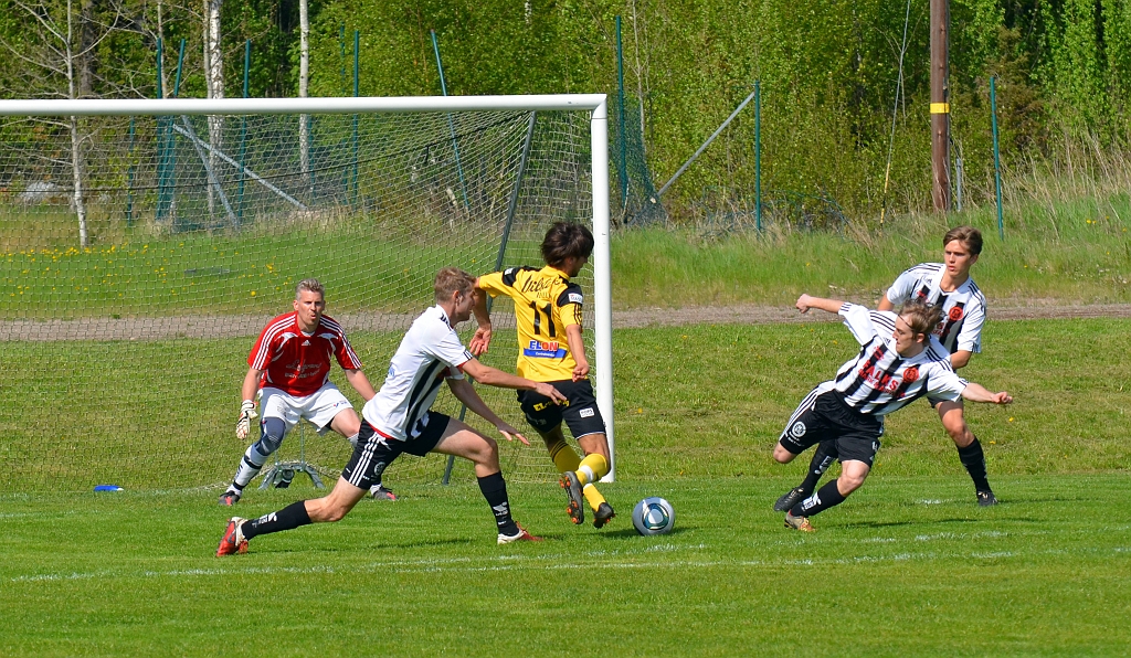 2012_0519_08.JPG - Ett bra läge för Rio Babovic