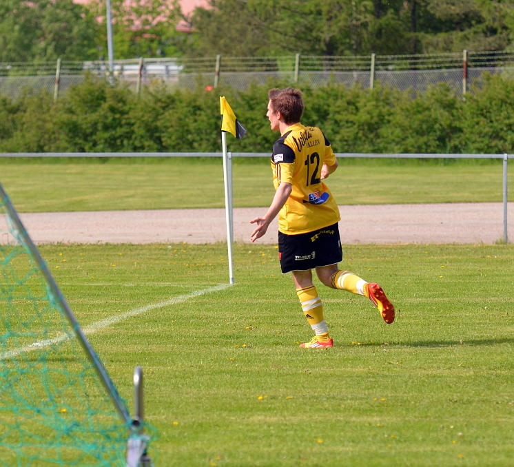 2012_0526_36.JPG - En glad Brandon efter sitt första mål i A-laget