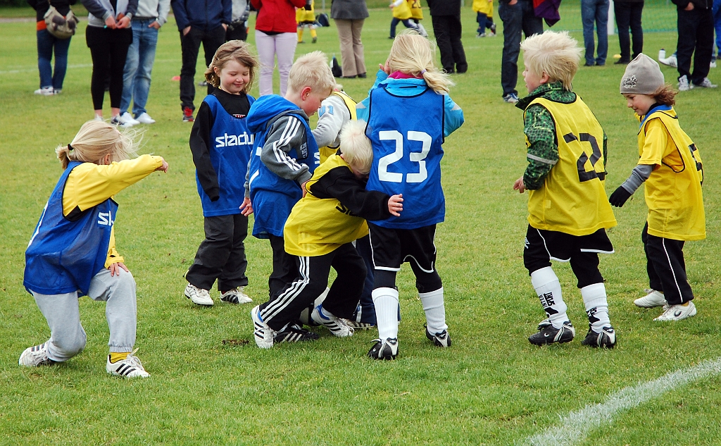 2012_0602_03-05.JPG - P/F06 - Internmatcher