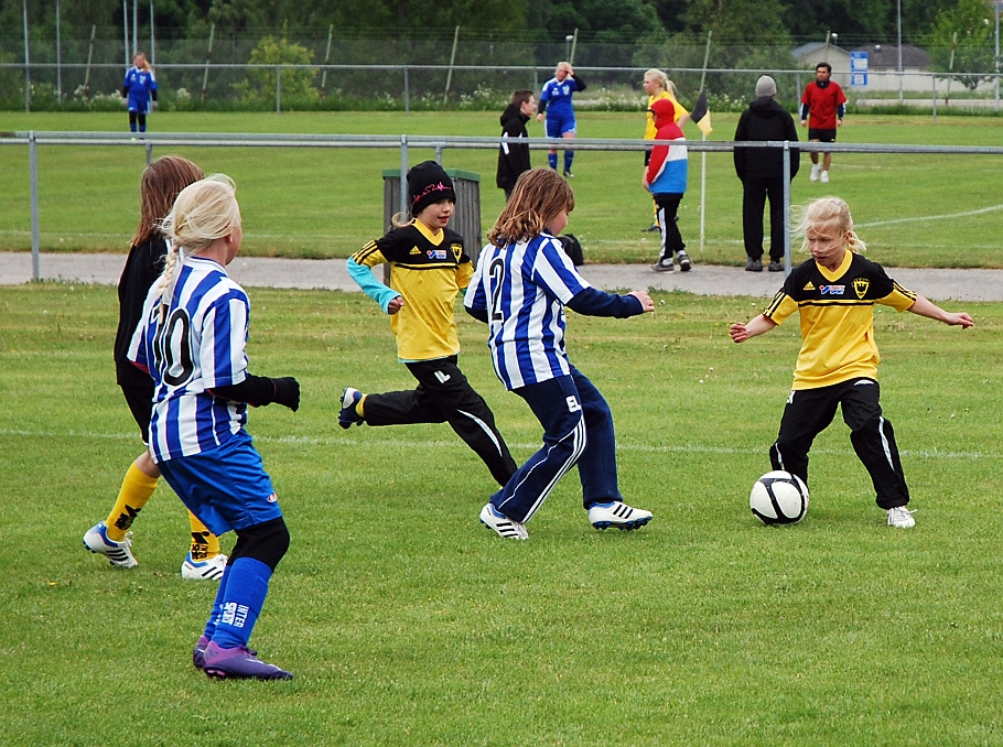 2012_0602_04-06.JPG - F03/04 - Forsby FF