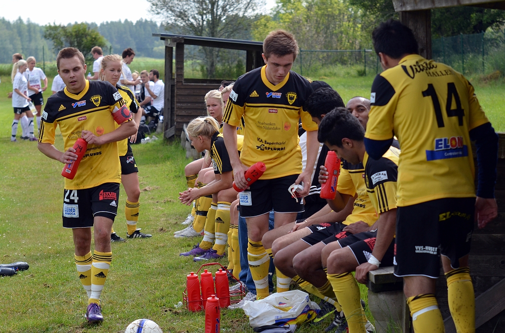 2012_0630_19.JPG - Halvtidsvila och lite vatten