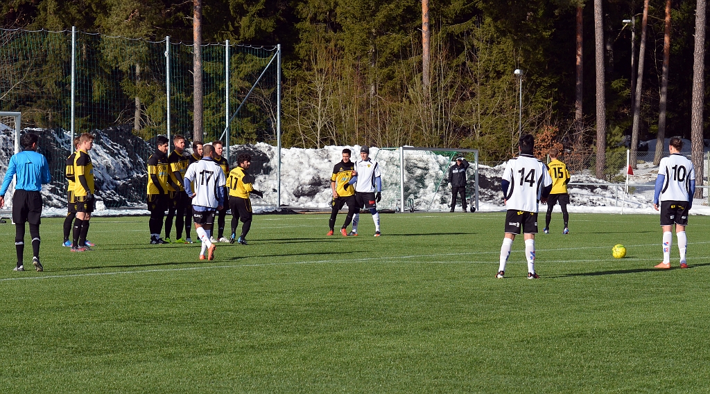 2013_0303_08.JPG - Frispark för Södra som Emil Viborg skall lägga, men den leder inte till någon farlighet