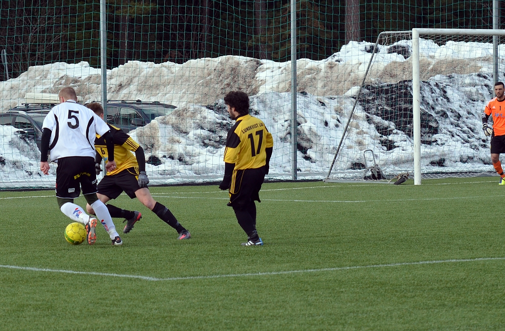 2013_0303_30.JPG - Filip Stjernfeldt utmanar Dingtunabacken