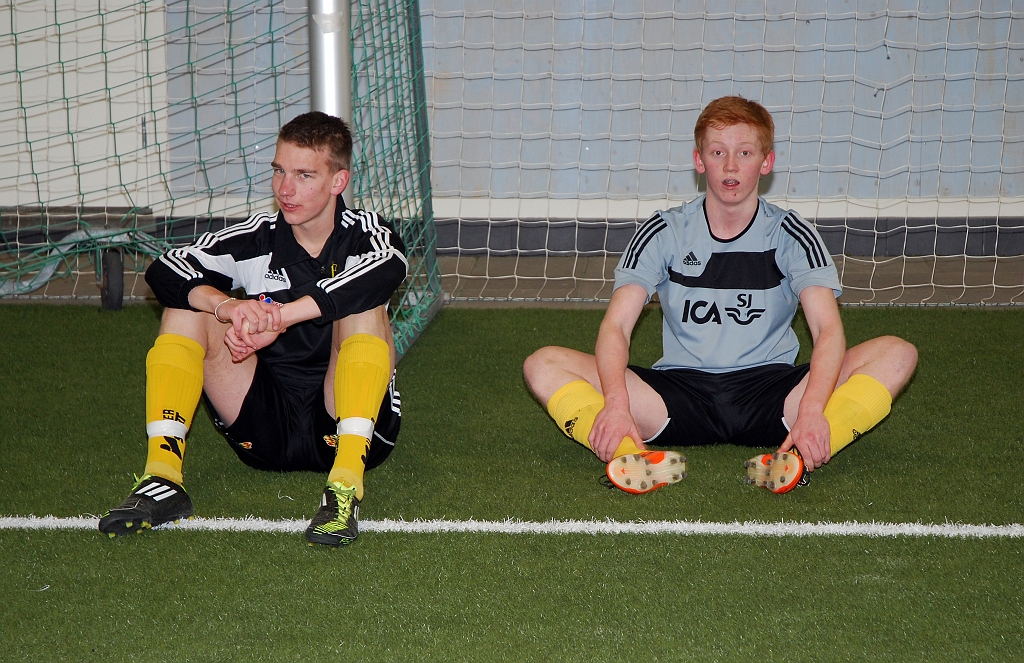 2013_0330_06.JPG - Jakob Stjernfeldt och Daniel Nordström pustar ut