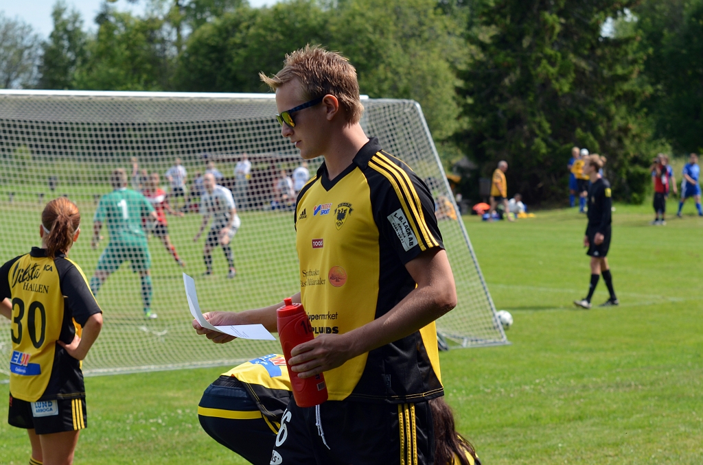 2013_0706_02.JPG - Samling innan första matchen