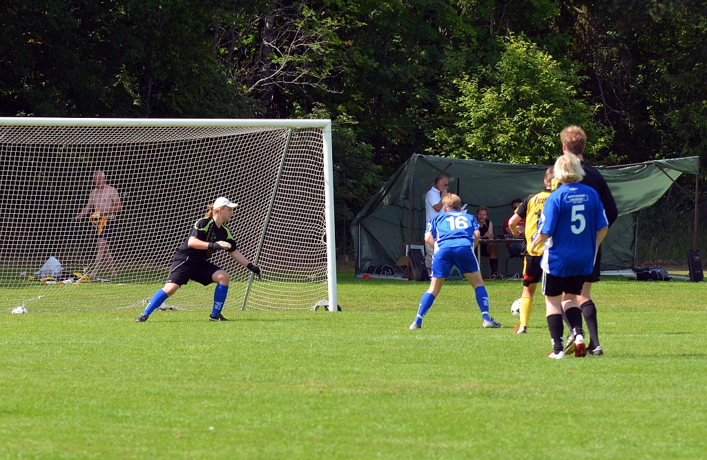 2013_0706_07.JPG - Södra låg på från start i matchen