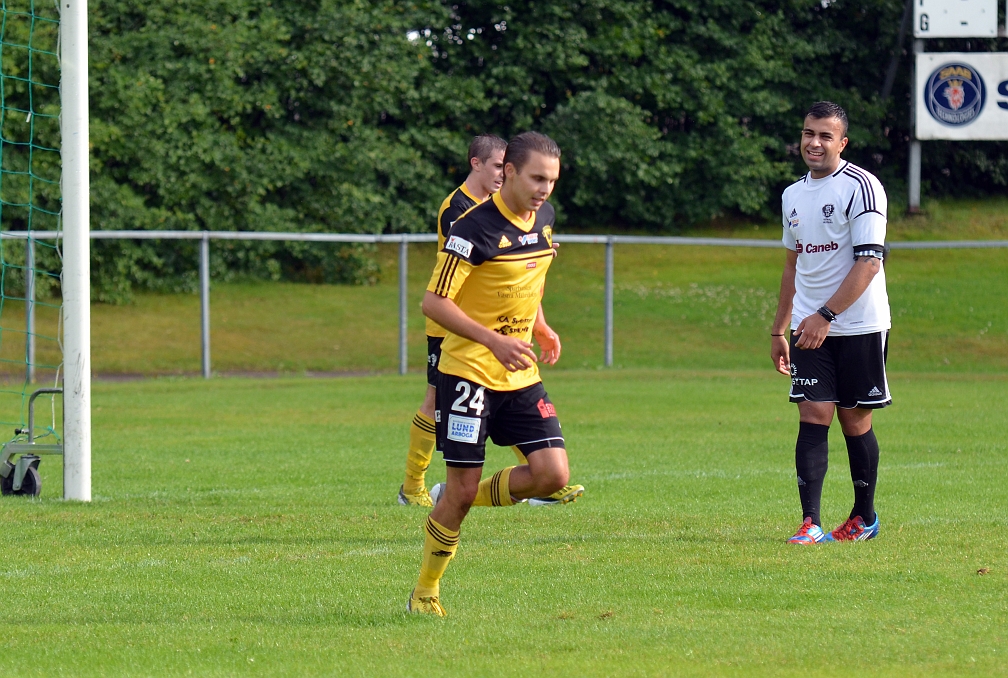 2013_0818_43.JPG - En glad och nöjd målskytt