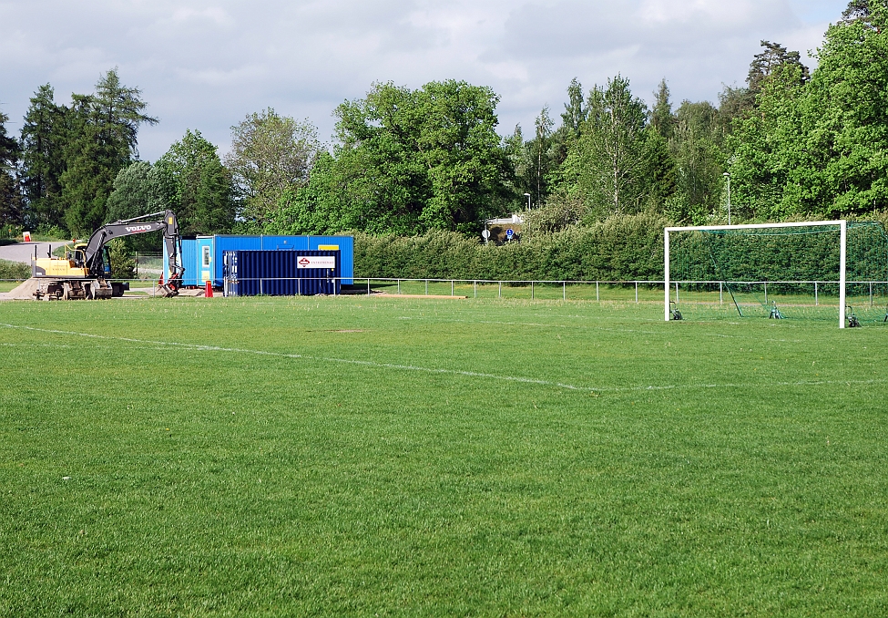 2014_0525_155250AA.JPG - Förberedelse inför ombyggnad av Ekbackens IP