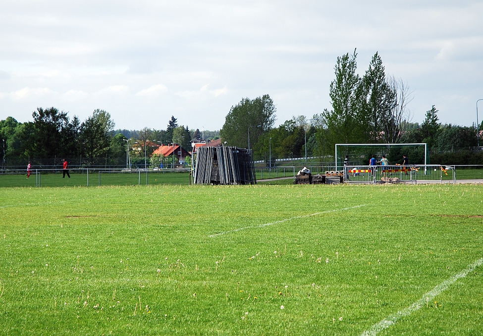 2014_0525_155600AA.JPG - Förberedelse inför ombyggnad av Ekbackens IP