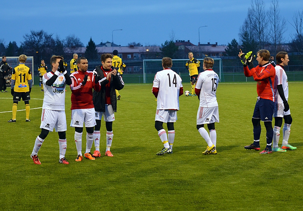 2014_1129_22.JPG - Nu är det snart matchstart