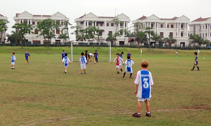 Fotboll-UNIS-Hanoi-009