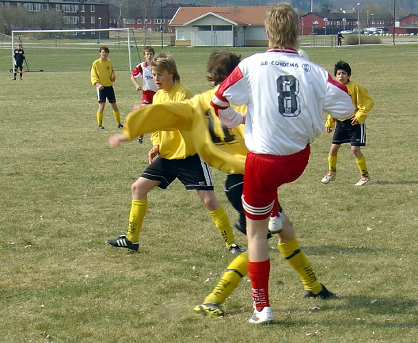 2004_0417_07.jpg - En tilltrasslad situation på mittplan