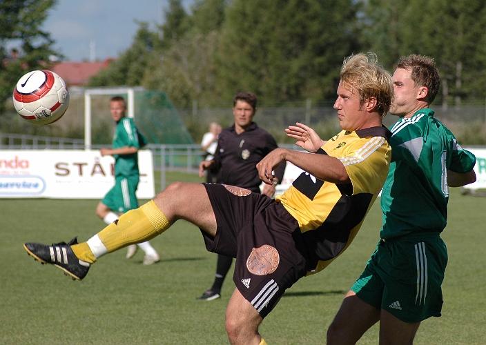 2005_0827_12.jpg - Arboga Södra IF's nr.4 Mikael Westman