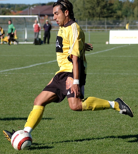 2005_0910_15.jpg - Södras nr.10 Victor Huerta