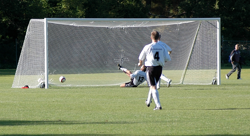 2005_0917_02.jpg - Arbogas första målchans, bollen går strax utanför