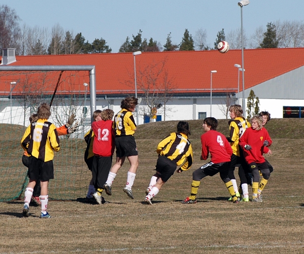 2006_0422_08.JPG - En södrahörna som ställer till besvär i västeråsförsvaret