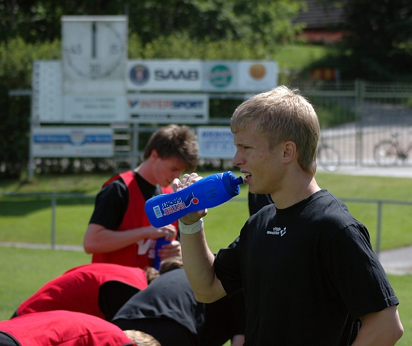 2006_0625_02.JPG - Martin Stjernfeldt förbereder sig inför matchen