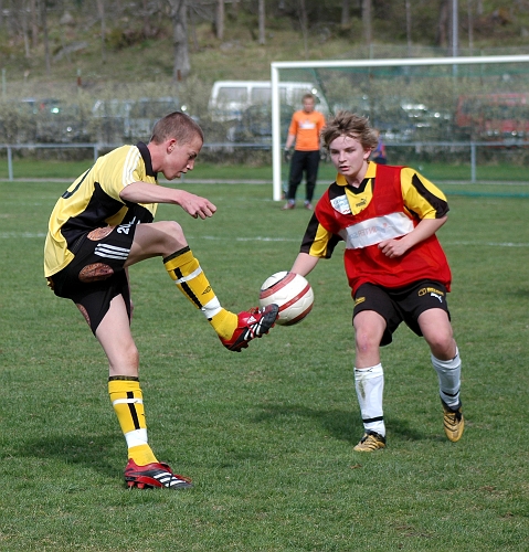 2007_0429_03.JPG - Rassmuz Widin i närkamp med en VIK'are