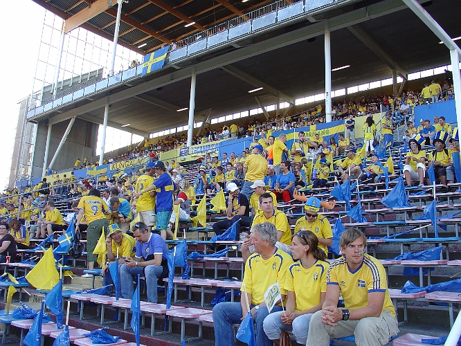 2007_0606_191717AA.JPG - Läktarbilder 1 timme före avspark