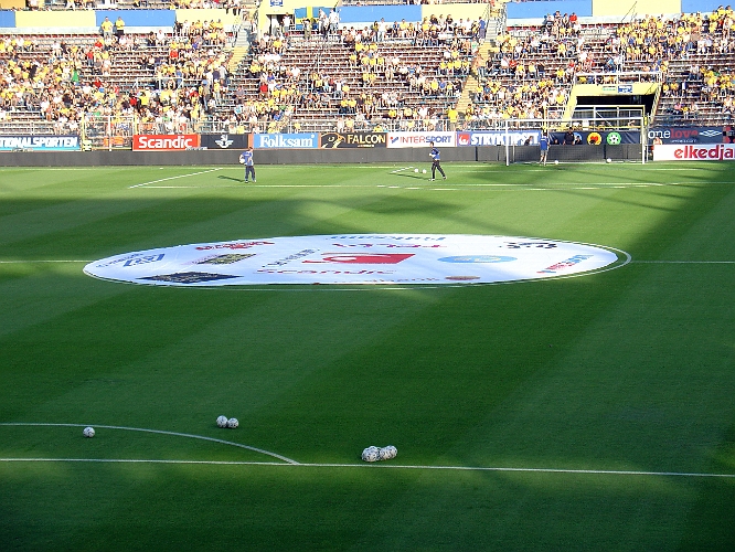 2007_0606_192807AA.JPG - Den sista lätta uppvärmningen har börjat