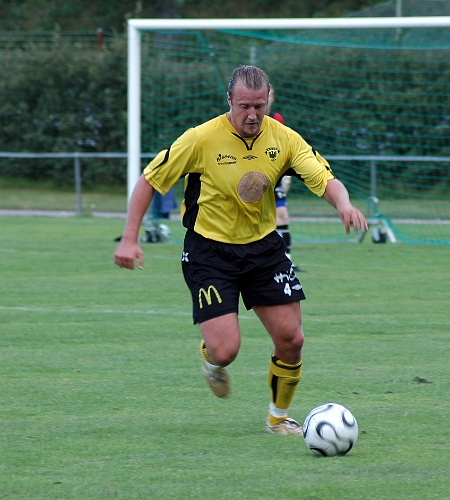 2007_0818_08.JPG - Mikael Westman spelade från start i dag som vänsterback