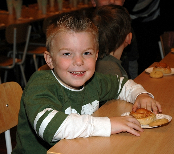 2007_1007_02.JPG - Det fanns många förväntasfulla "knattespelare", bl.a. Kevin Nyman Eriksson