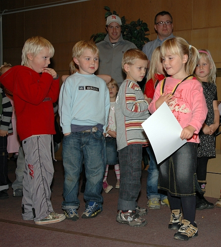 2007_1007_08.JPG - Prisutdelning Fotbollsskolan PF02