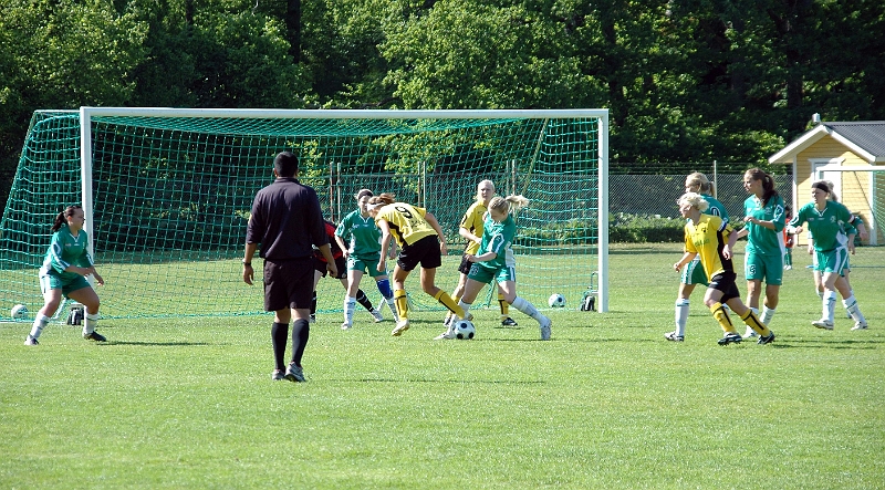 2008_0531_03.JPG - Men Tillbergas försvar reder ut situationen