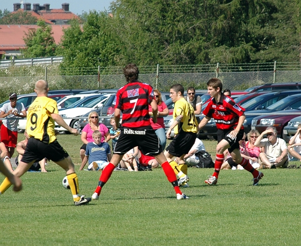 2008_0607_18.JPG - Thomas Giourgas öppnade starkt på sin kant idag