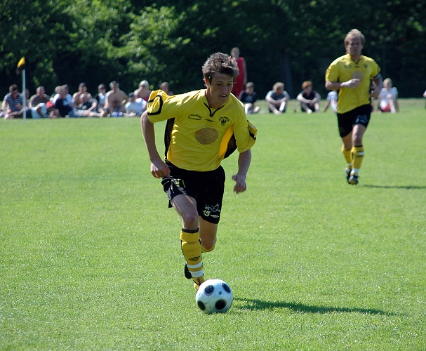 2008_0607_28.JPG - Ken Jansson i en av alla ruscher han gjorde på sin högerkant idag