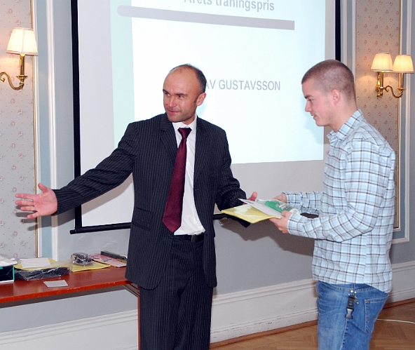 2008_1018_17.JPG - Årets träningspris gick till Gustav Gustavsson
