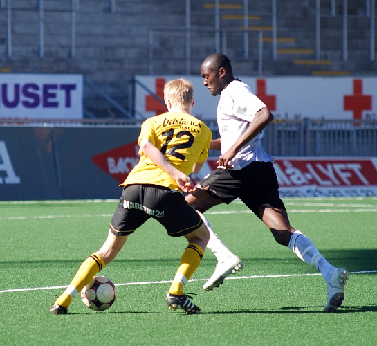 2009_0418_37.JPG - Martin Haglind i bribblingsläge