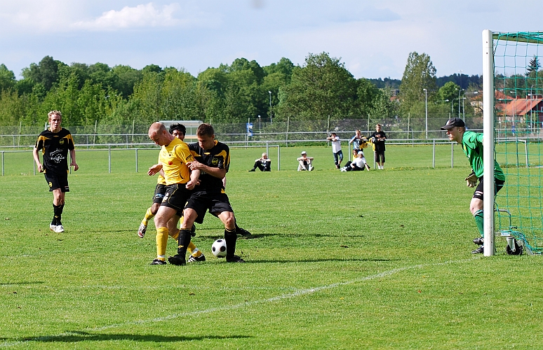 2009_0523_28.JPG - Södra låg på för en kvittering, här genom Kristofer Storm