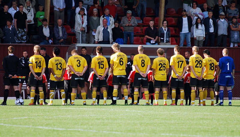 2009_0812_190103AA.JPG - Arboga Södra IF's startelva