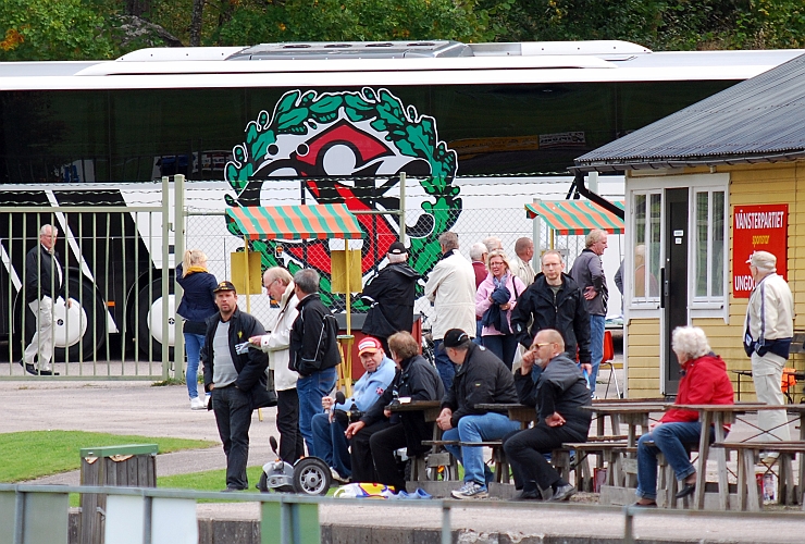 2009_0926_01.JPG - Match mot ÖSK Ungdom, årets sista seriematch