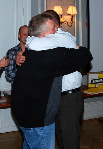 2009_1017_171321AA.JPG - Medalj för Serieseger i Elitreserv Västmanland, Roberto Blom