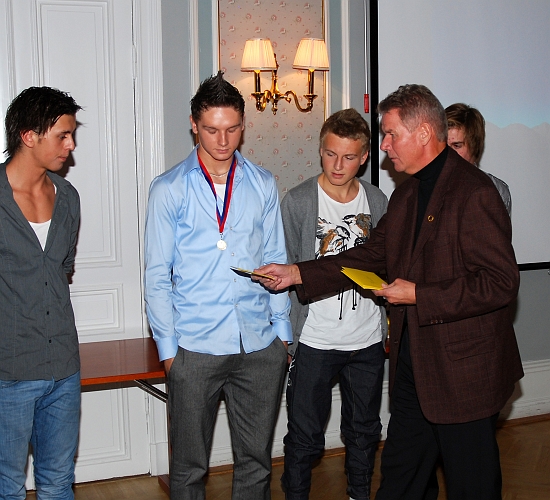 2009_1017_172830AA.JPG - . . . . till Rio Babovic, Miralem Malic, Dervis Grabus och Brian Nilsson